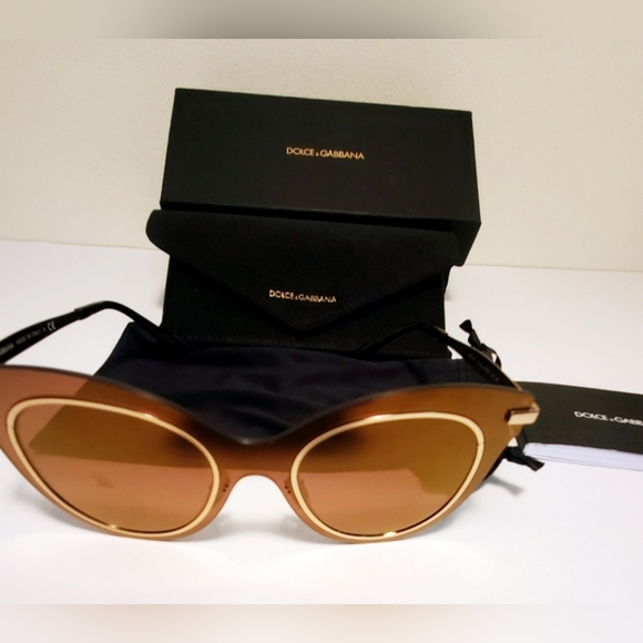Dolce and Gabbana Ladies Sunglasses.  Brown mirrored bronze - Picture 13 of 16